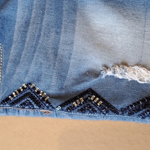 Vigoss The Jagger bermuda  girls embellished denim shorts. Preowned size 12 - Picture 3 of 10
